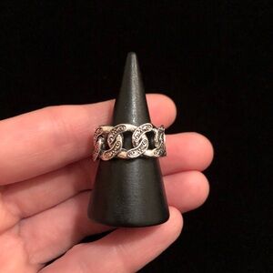 Elegant Silver Tone Chain Link Style Ring